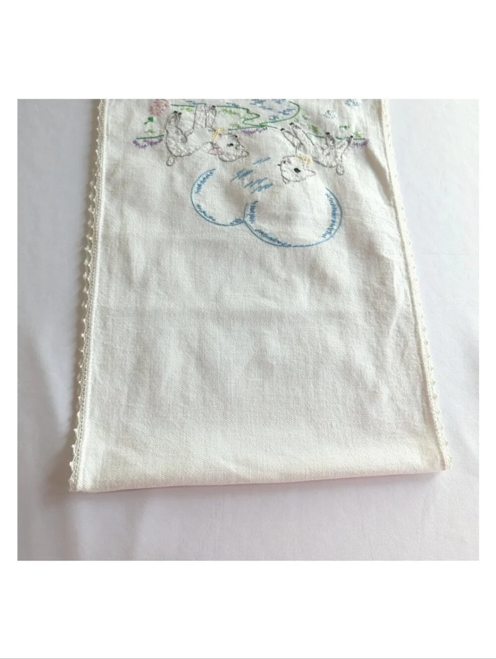 Vintage Homemade Table Runner w Embroidered Lambs & Flowers 38